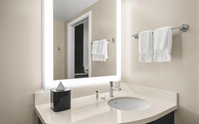 Staybridge Suites Seattle - South Lake Union by IHG