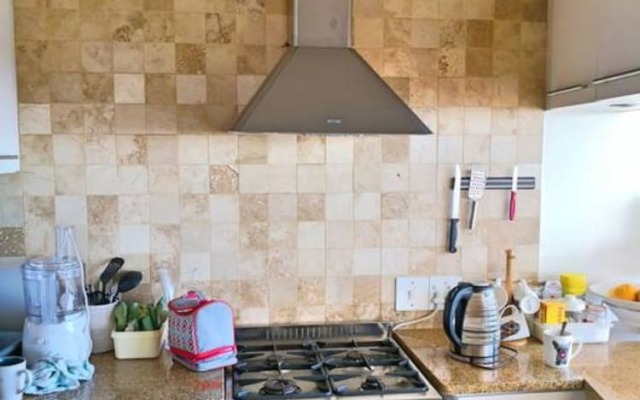 2 Bedroom Apartment in Vredehoek Towers