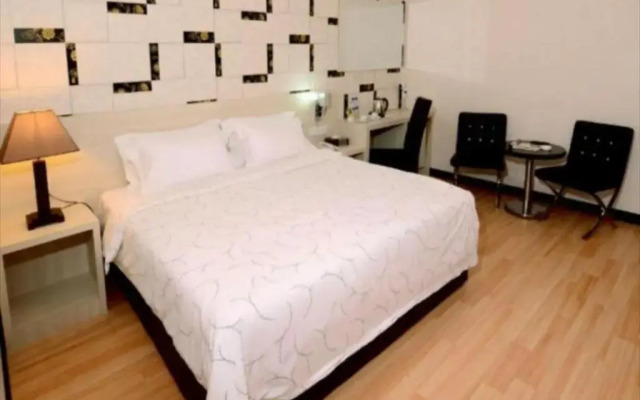 Hotel Tebrau CT
