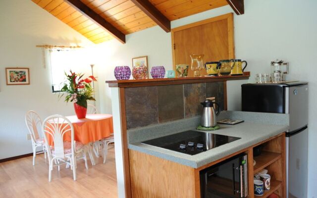 Hale Moana Bed & Breakfast