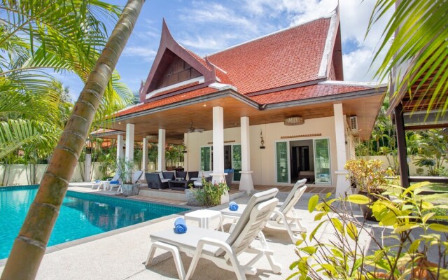 Tropical Thai Style 4BR Pool Villa Fanny