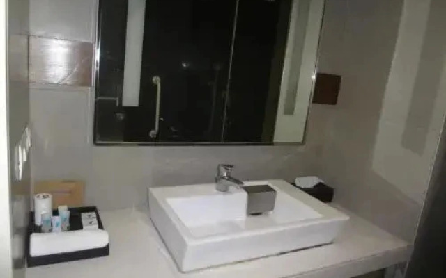 Ymca International Centre Hotel