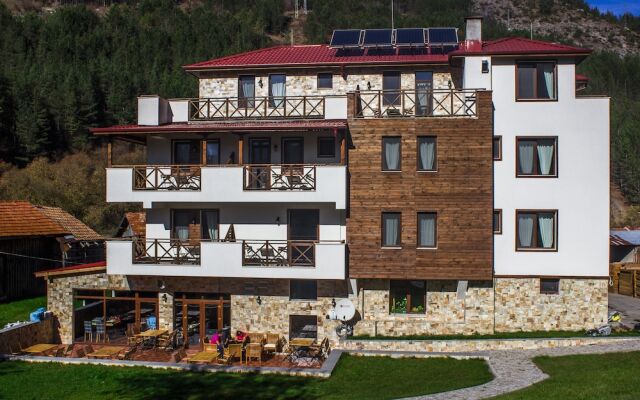 Trigrad Hotel