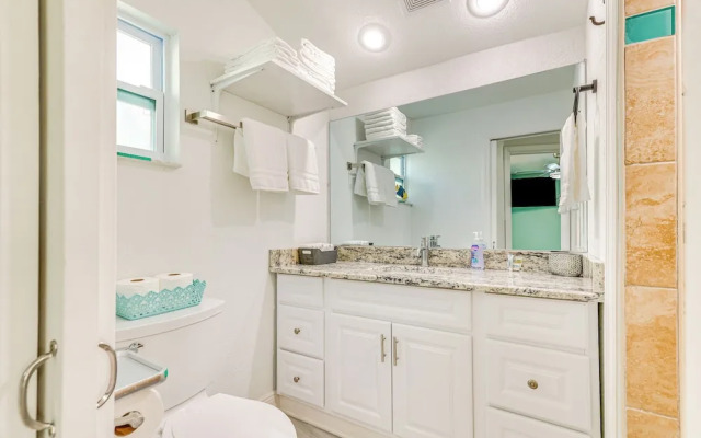 'driftwood Beach Suite' - Walk to Clearwater Bch