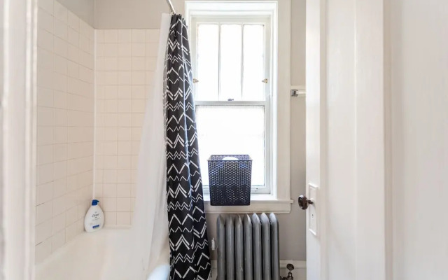 1BR Getaway Apt Modern in Lincoln Square