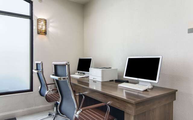 Clarion Pointe South Boston - Danville East