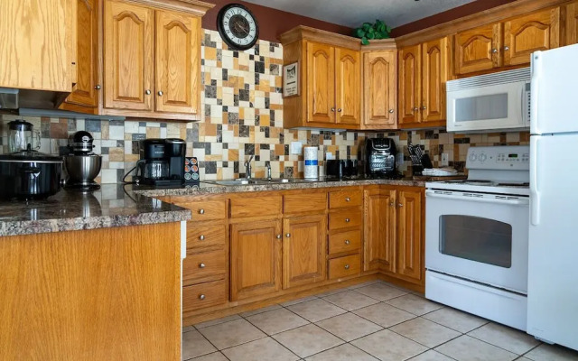 Alpenglow Three Bedroom Two Bath XL A17