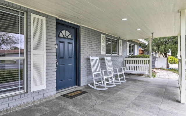 Patio & Grill: Spacious Gem Near Gulf Coast!
