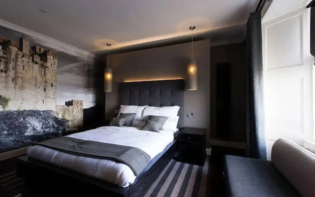 Rooms & Suites Picardy Place
