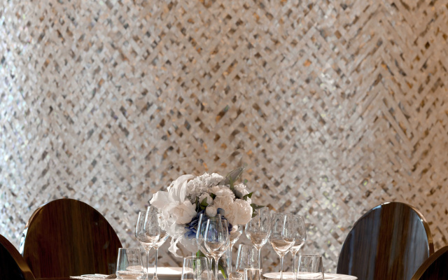 Bab Al Qasr Hotel