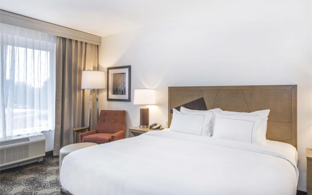 DoubleTree by Hilton Raleigh - Cary