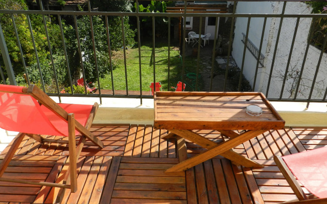 B&B Polo - Adults Only