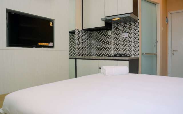 Comfy Studio Green Pramuka Apartment with City View