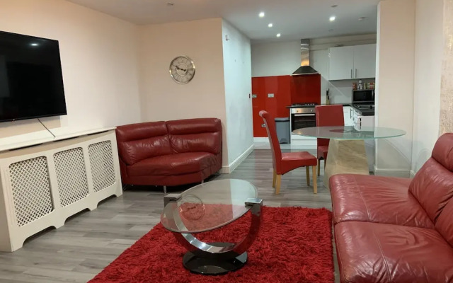 Inviting 2-bed Fully Furnished House-high Wycombe