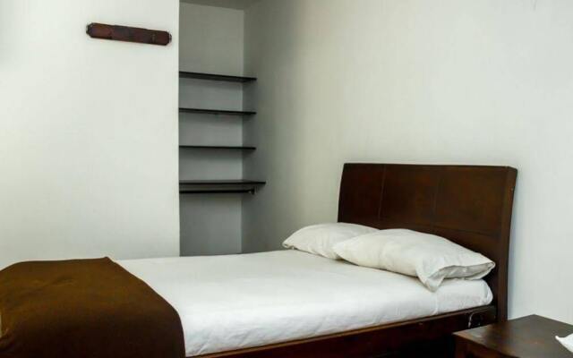 Hotel D'Caprices