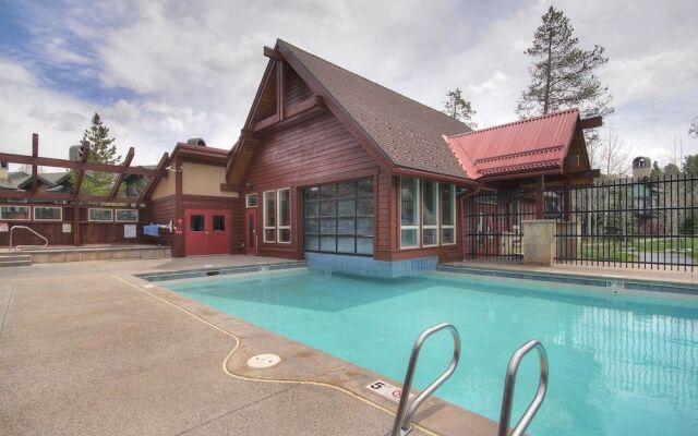 Sundowner W10 by RedAwning