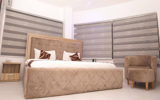 The Paradise Beach Resort and Apartment