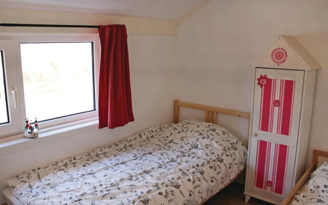 Nice Home in Bruinisse With 3 Bedrooms and Wifi