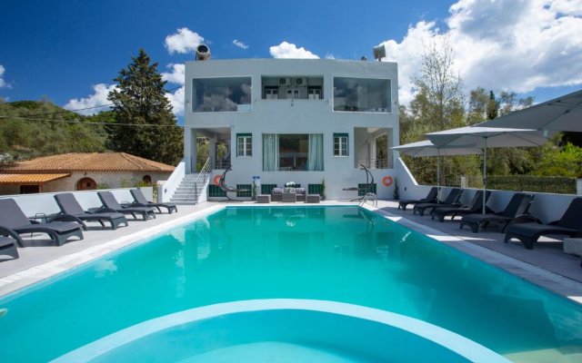 Unique Villa Boat House