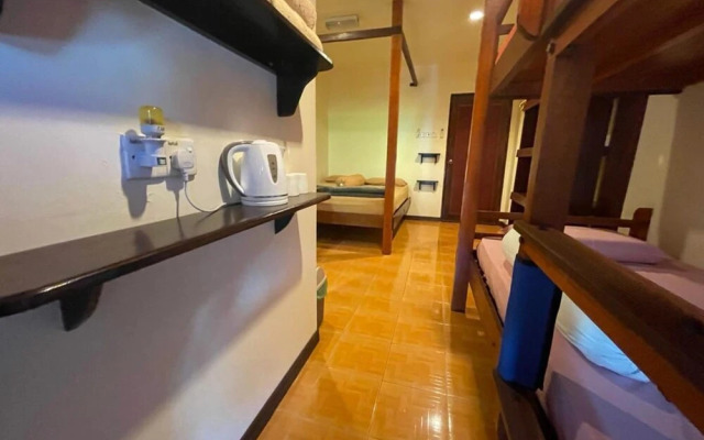 OYO 90368 Jono's Place Guesthouse