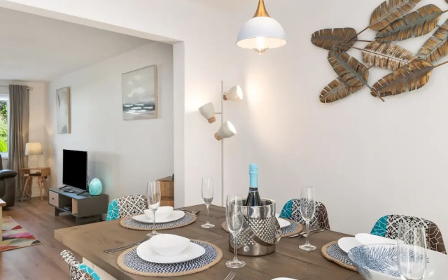 Ty Hapus - Close to Beach and Town