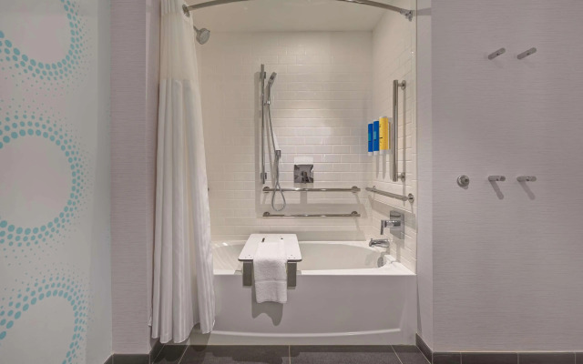 Tru by Hilton Mooresville