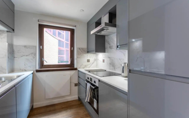 Stunning 1 Bed Merchant City Apartment with Parking