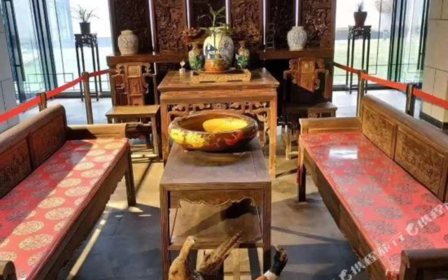 Qie Tieg Hotel