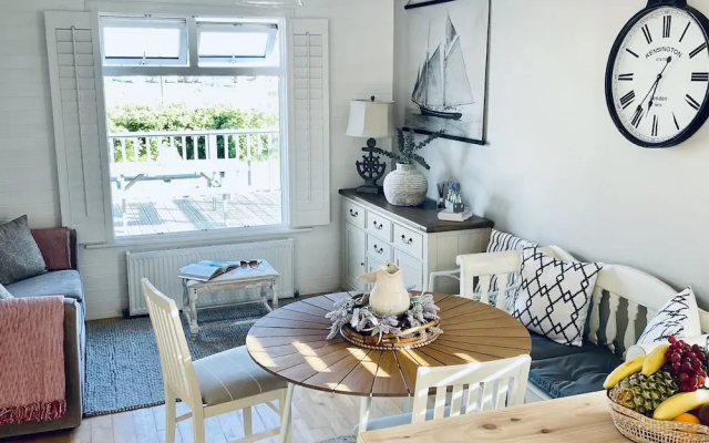 Wavecrest Holiday Cottage