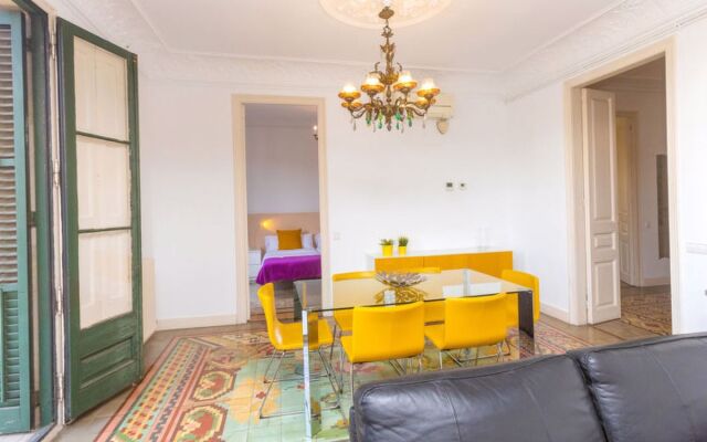 Eix.Dret:Roger de LLuria/Valencia