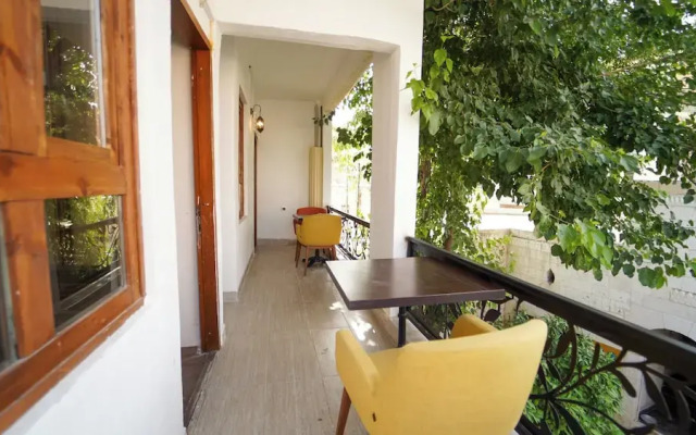 Pin Traveler House & Cocktail