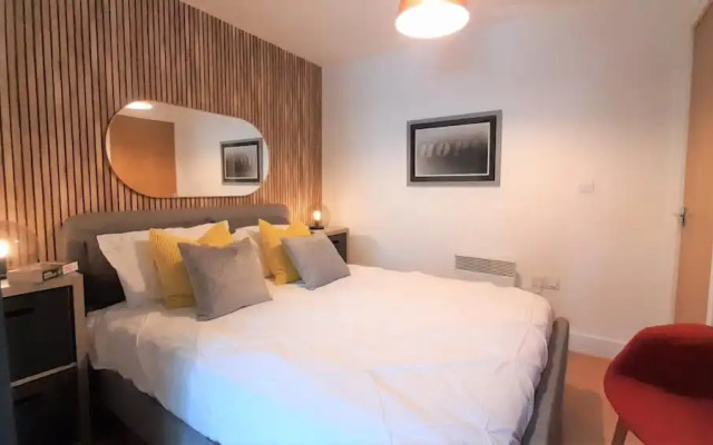 Contemporary 1 Bedroom Apartment - Mailbox