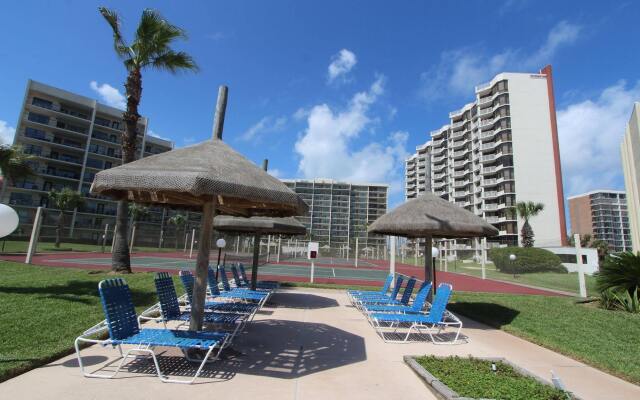 Royale Beach and Tennis Club