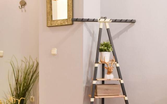 Serva La Bari Studio