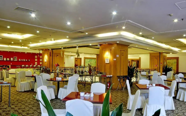 Garden City Hotel