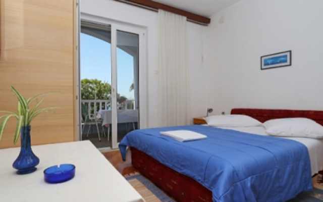 Room Dalsi - 10 m from beach: R1 Zaostrog, Riviera Makarska