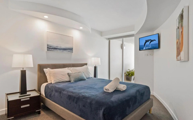 Sirocco 906 by G1 Holidays - Two Bedroom Beachfront Apartment in Sirocco Resort – Guest Rooms – Mooloolaba
