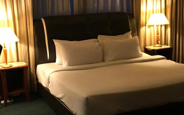 Queens Service Suites At Times Square