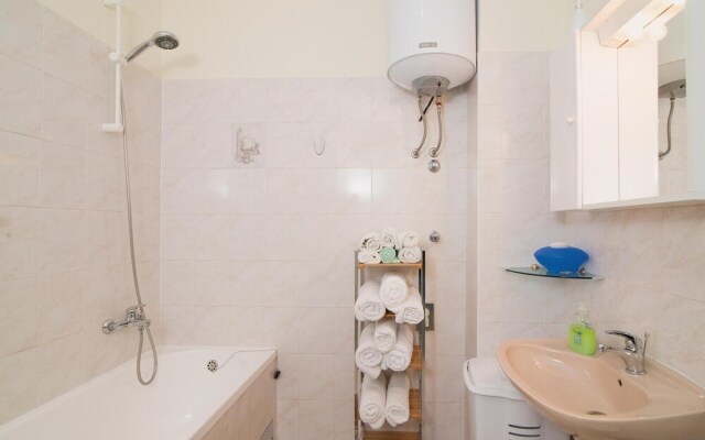 Amazing Home in Vinez With Wifi and 3 Bedrooms