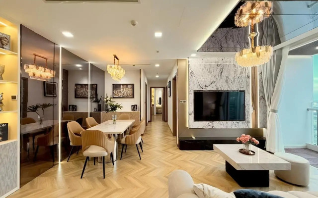 Long Apartment - Vinhomes Golden River