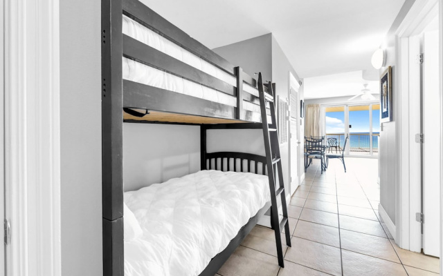 Calypso 2-2207 West