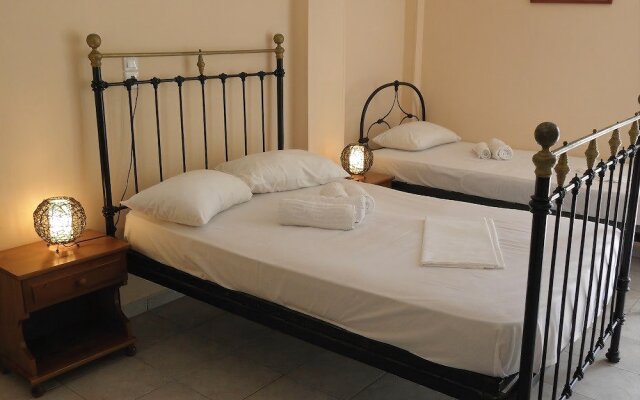 Ampoulos Rooms & Apartments