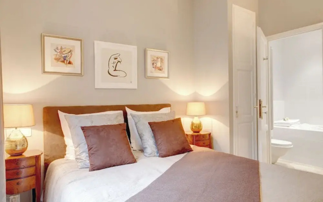 Paris Blanc Manteau Residence