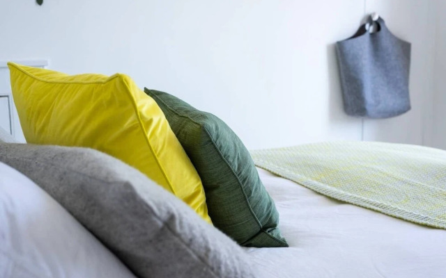 Central Town House With Garden 2 Mins From Beach!