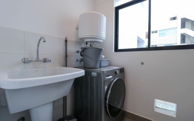 w Fantastic 2BR With Balcony in Miraflores