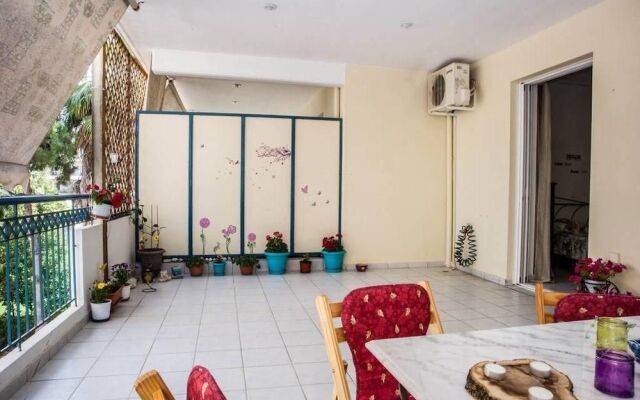 Antoine's central flat near the sea