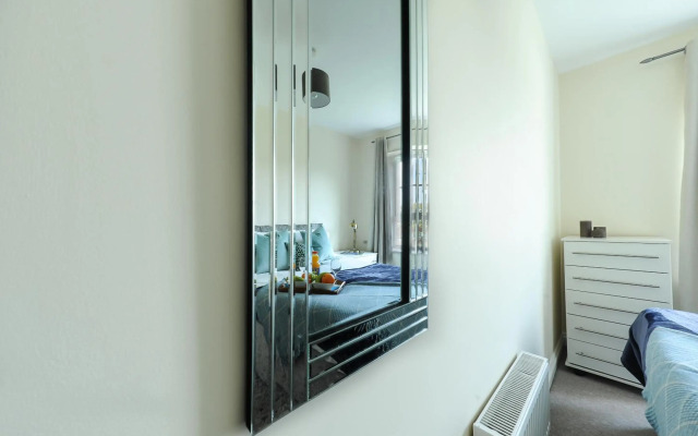 Hunters Wharf River View by Select SA