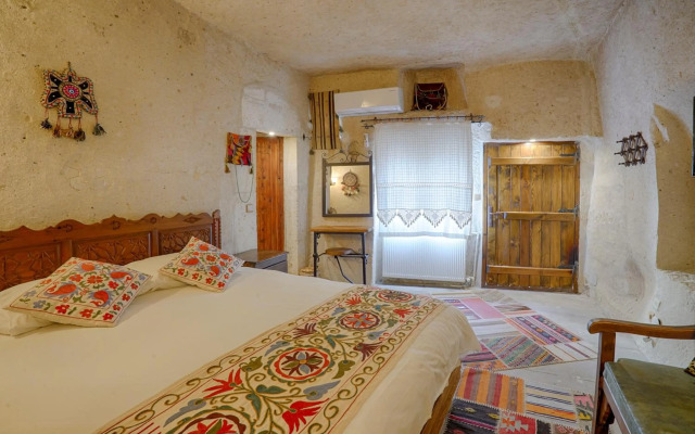 Tulip Cave Suites