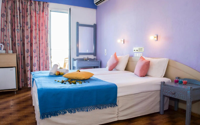 Nikos Hotel