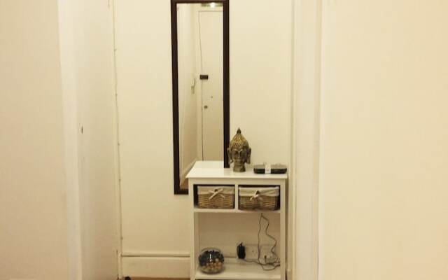 2 Bedroom Character Apartment Finnieston